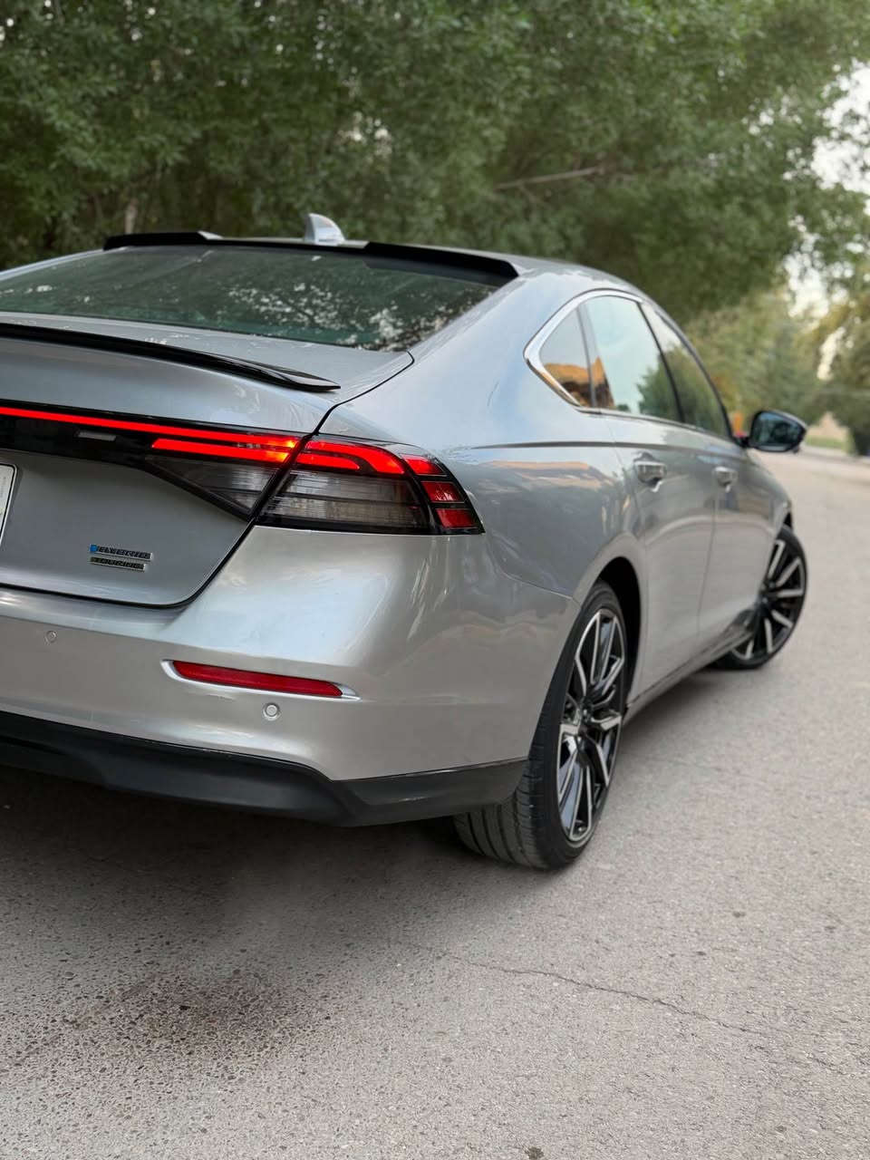 السلام عليكم

الوحش الياباني 🇯🇵 هوندا أكورد 2023

هايبرد الون رصاصي  فئة  تورنك  فول مواصفات 

السيارة ماشيه13500  مايل وقابل للزيادة 

• مكينة 2000 هايبرد تنفس طبيعي

• كير اوتوماتيك

• شاشة كبيرة

•فتحه

…كشنات تدفئة  و تبريد 

• كاميرا خلفية 3 انظمة

• كراسي كهرباء جلد أوف وايت 

• رادار امامي

• مانع تصادم

• محدد مسار 

• تصحيح مسار

• شفتات بالستيرن

• مثبت سرعة

• مانع انزلاق

• ⁠• دخول ذكي 

• إنارة ترحيبية

• هندبريك كهرباء

•لايت تورنك عدسات زينون

• نظام اوتو لايت Auto

• لايت العالي زنون 

اوتو هولد للبريك

• حساسات مطر 

• حساسات دخول الإنفاق

• حساسات ضغط هواء الإطارات

. حساسات اماميه خلفيه 

• أوامر صوتية

@ داتا شو 

• 4 أنظمة قيادة (eco,individual , sport,normal )

حادثها السياره شويه بلبنيد  و باب السايق و الجاملغ 

الخلفي كلهن بارد 

عدا الباب الخلف السايق صبغ 

سعر 18900 $ وبيها مجال 

مكانها بغداد 

للاستفسار *********** بغداد, العراق
