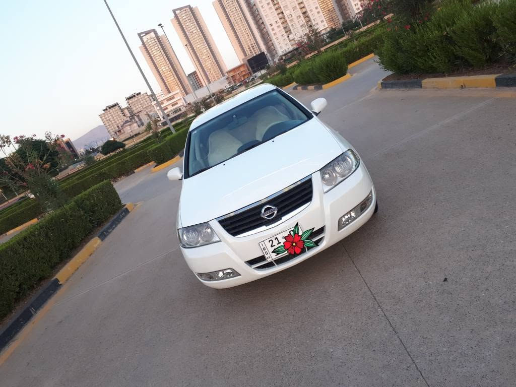 نیسان سەنی کۆری 2010 تۆماتیک 
مەکینەسپی ناوزەرد دووجام کارەبایی
*********** ڤایبەر+وەتس ئەپ
***********   
سەنەوی و ڕەقەمی تازەیە تا 2030
چوارتایەی تازەی لەژیرە تەقەوڕەقەی نیە
گێڕو مەکینەو تەبرید و تەحویل و غرامە بەشەرت
چوارپارچەی لای سایەقی بۆیاخە بێ ناوگرتن 
تەنها کەڤەری چەمەلغی دوای سایەق گۆڕاوە 
ناوسنوقی هیچ نەگرتوە پێش و دوای کەپسە
سعری 78 گەڵاو کەمیک معامەلە..سلێمانی. السليمانية, العراق
