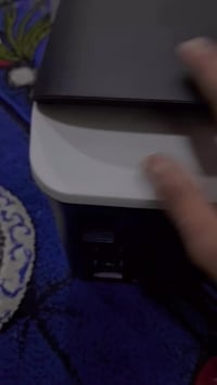 ثلاجه عدد 2 شغالات الثلاجه لون الابيض تشتغل على الشاحنه التابسي ♥25وبي...