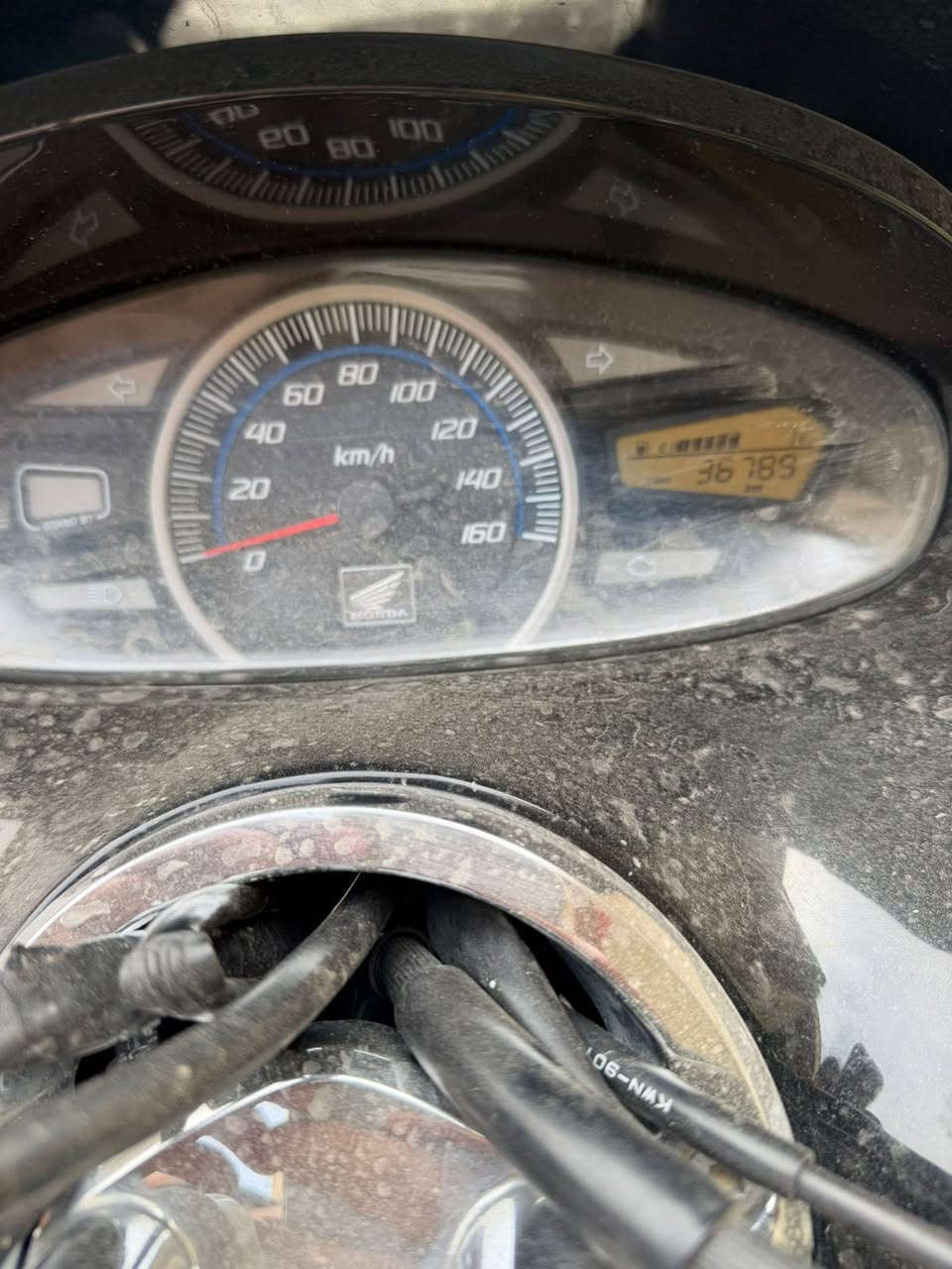 سلام عليكم بيع دراجه pcx جيل الاول محرك 125 دراجه جديده ياباني مكان بغداد التصال ***********
