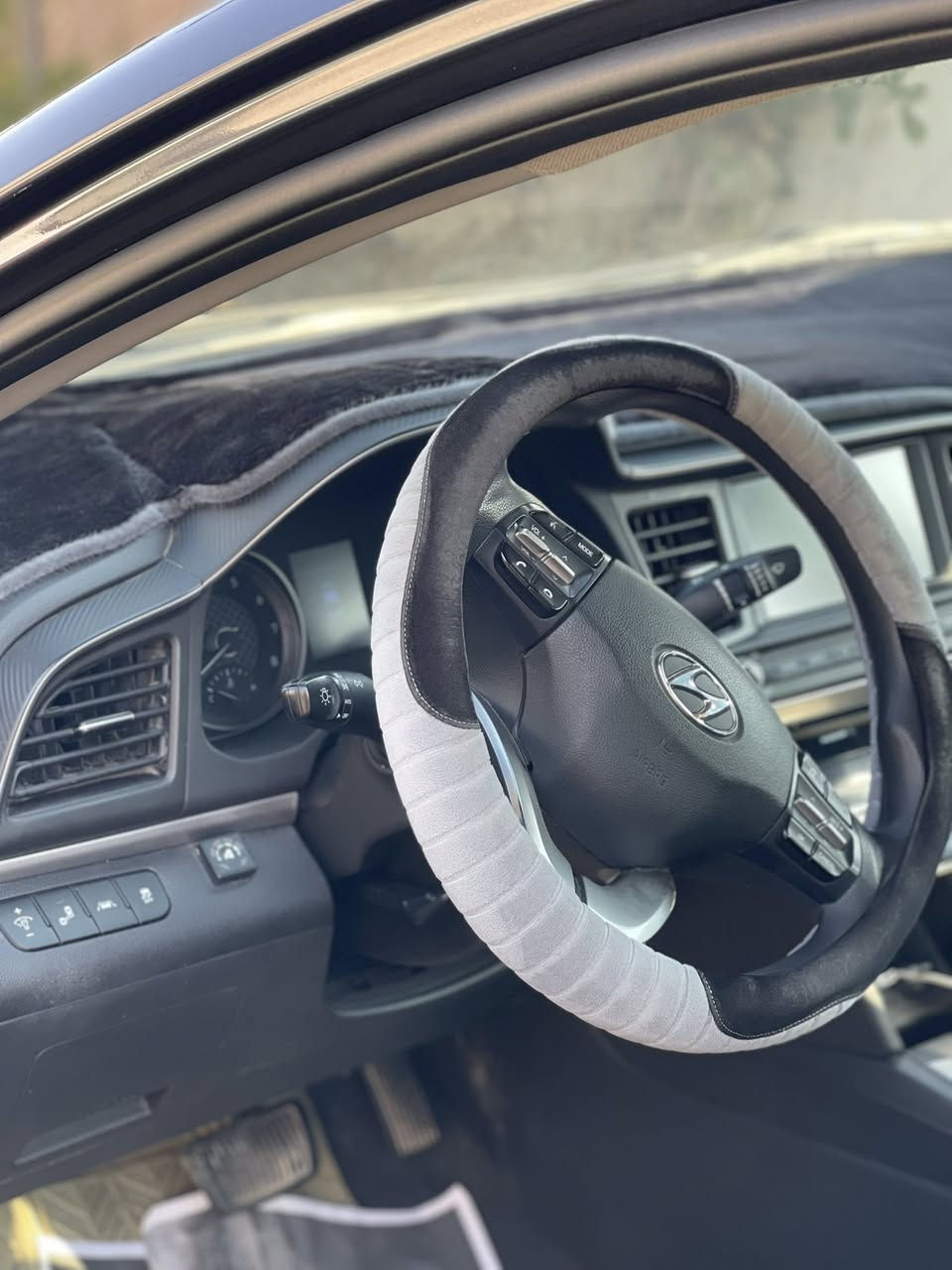 هونداي الانتره موديل ٢٠٢٠
ماشية ٤٩ الف حقيقي
محرك ٢٠٠٠ دوش بدون ايرباك 
تحكم ستيرن
كروز سرعه مثبت سرعه
رادار امامي جانبي 
توقف ذاتي 
تحديد مسار قياده 
نظام وضعيات قياده 
شاشه كبيره
وباقي المواصفات 
رقم اربيل ب اسمي 
تحتوي ع منظومة غاز
السياره كفاله من الغد والشاصي والدواخل 
كير مكينه كفاله 
صور الحادث مرفقه ب منشور ب إضافه بين البابين كلير ب امريكا 
السعر ١٢٢
مكاني بغداد علوة الرشيد 
***********
***********
