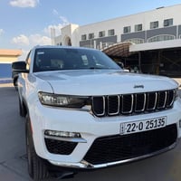 جيب كراند شيروكي 4XEموديل 24 وارد امريكي ( هايبرد.بانزين. كهرباء) بيهه...