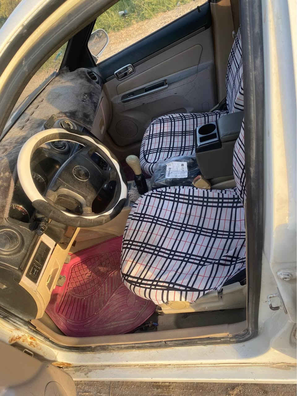 سلام عليكم 
للبيع جيلي سي كي ck مديل 12
سيارة جاهزة قبل شهر من شديتلها محرك حاويه 
نفس المحرك بس كوري 
كير عادي 
نقص حداديه فقط 
كامله مكمله 
تبريد شغال 
غرفتة نظيفة ومرتبة 
شاشة اندويد
والبدي شوف العين 
سنوية 2031 
راعية يريد تحويل 
عنواني بصرة الهارثة
السعر 29 وبيه مجال 
رقمي ***********
0️⃣7️⃣7️⃣0️⃣6️⃣2️⃣2️⃣1️⃣1️⃣2️⃣1️⃣ البصرة, العراق
