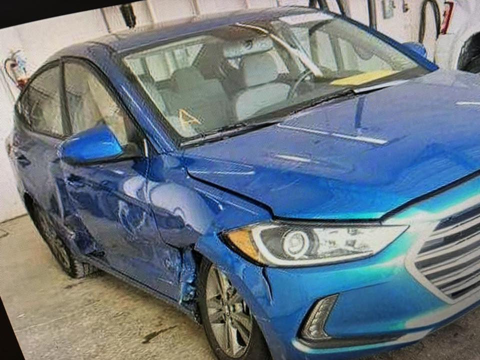 سلام عليكم
للبيع النترا 2018 وارد امريكي لون بحري فول مواصفات محرك 2000  بصمه وفتحه كشنات تدفئه ومناخ التبريد منفصل وماشيه 174 طخم تاير دنلوب  حادثه 3 قطع تبديل واضحات في الصور السعر 117 ورقه رقم الهاتف *********** عنوان بغداد
