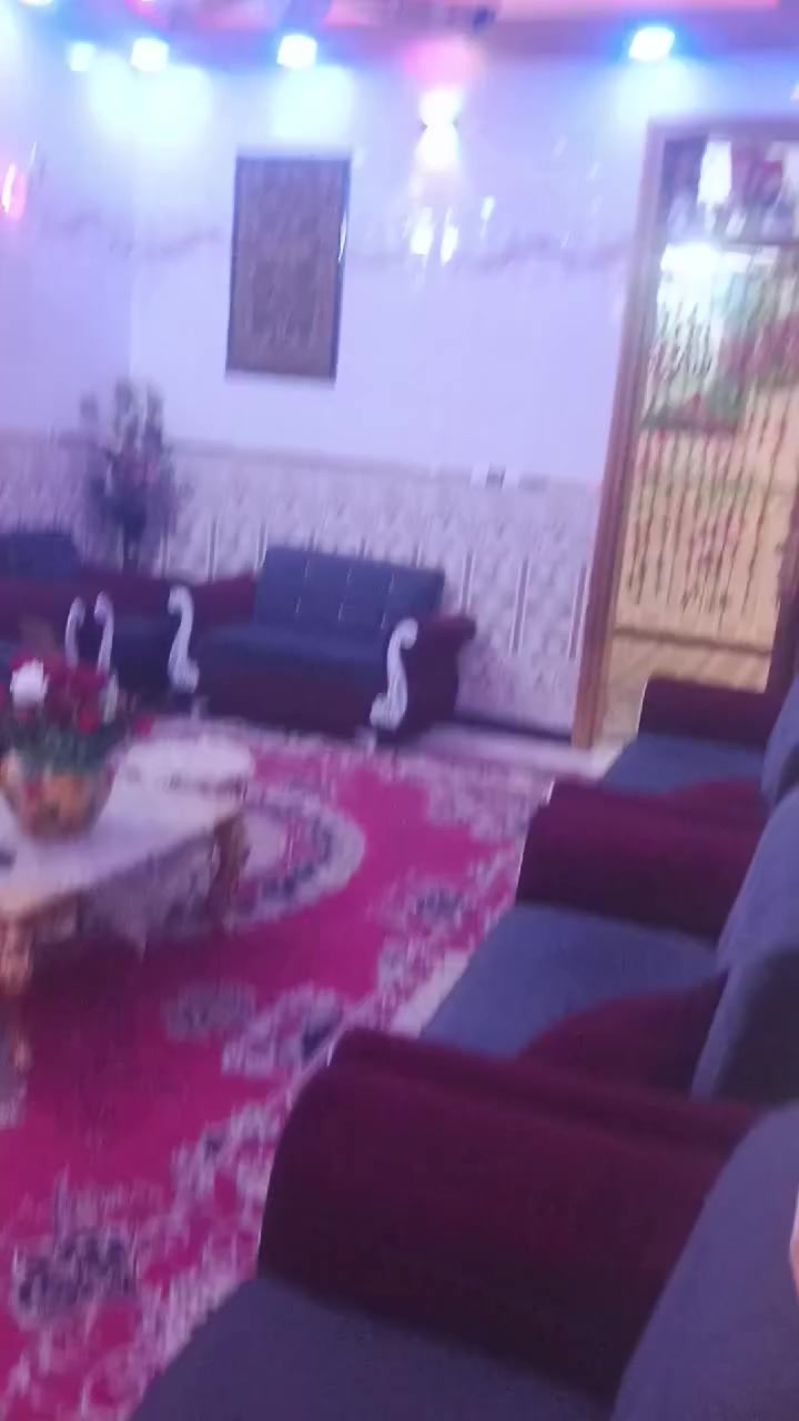 بيت  للبيع حي الغدير شارع سيد علي الميالي المساحة ٣٠٠م
طابق واحد درجة اولى يحتوي على استقبال وصالة و غرفتين ومطبخ وصحيات خارجية وداخلية.. 
السعر ٢٠٠مليون


**إذا كنت صاحب هذا الإعلان وتريد حذفه لأي سبب، رجاءا أرسل رسالة إلى الدعم الفني**