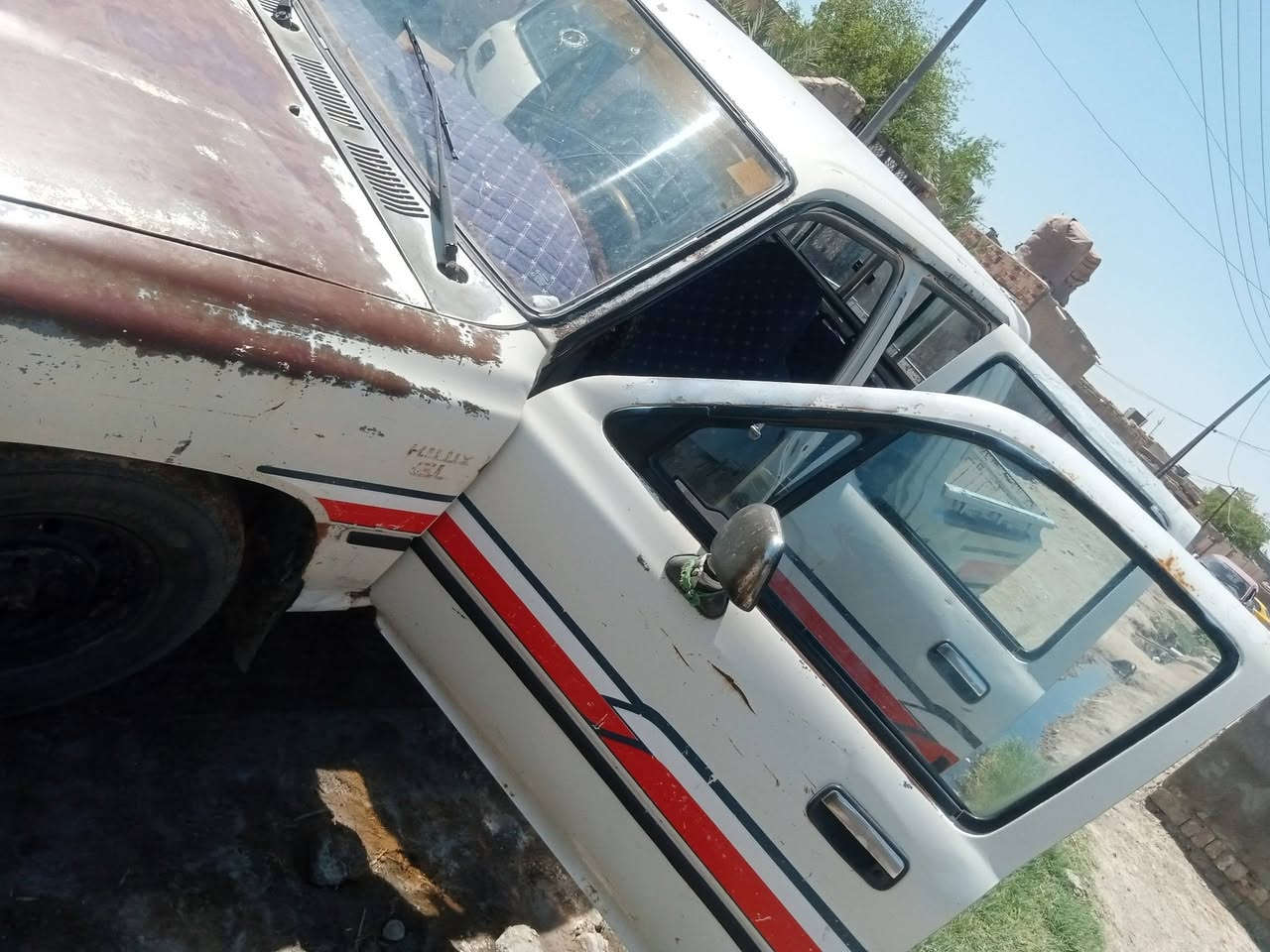 سلام عليكم سياره بيكم للبيع موديل 1990 مكفوله كفاله عامه الرقم ميسان  الستفسار على الرقم ***********
