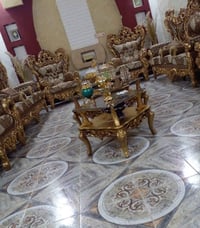 تخم ونص • ١٥ مقعد • غير قابل للتفاوض