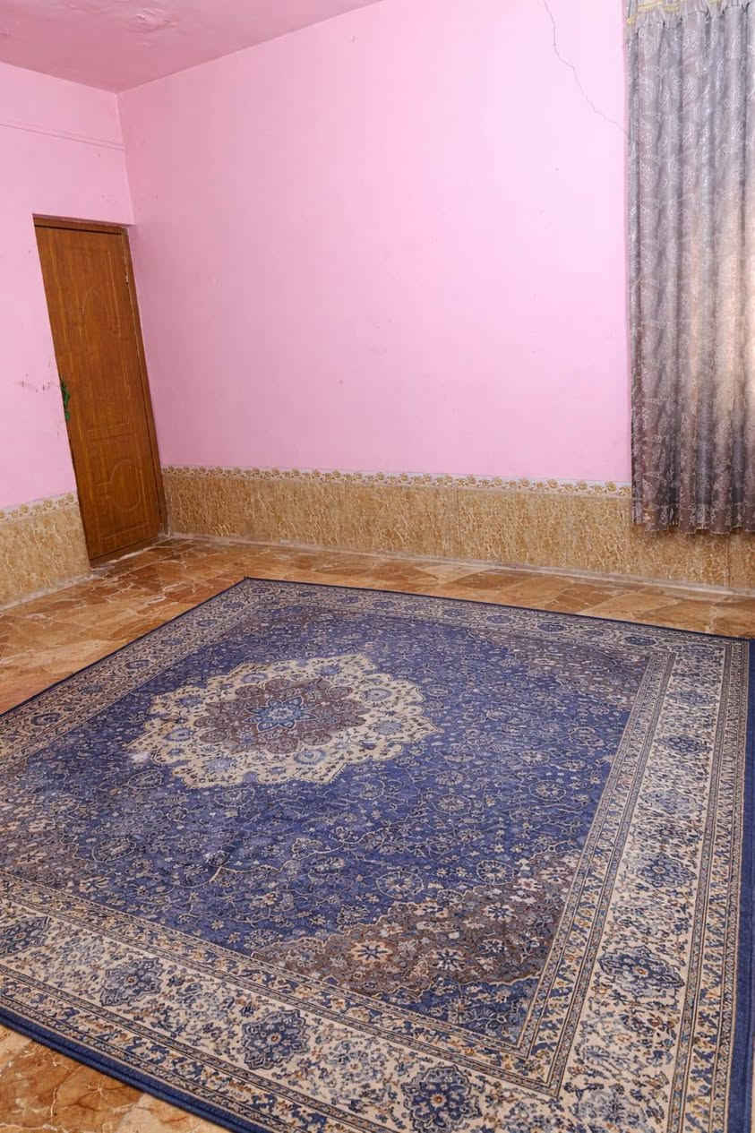 بيت للبيع زراعي قريب الجسر الرميثه مكانه كلش حلو قريب السوق كافه الخدمات بيه شارع 12 متر مساحه 90 متر البيت طابقين غرفه وهول ومطبخ وبراني جوه غرفتين واحده كامله والثانيه بعدي ما كامله بناء عكاده طابوك ***********وتساب
