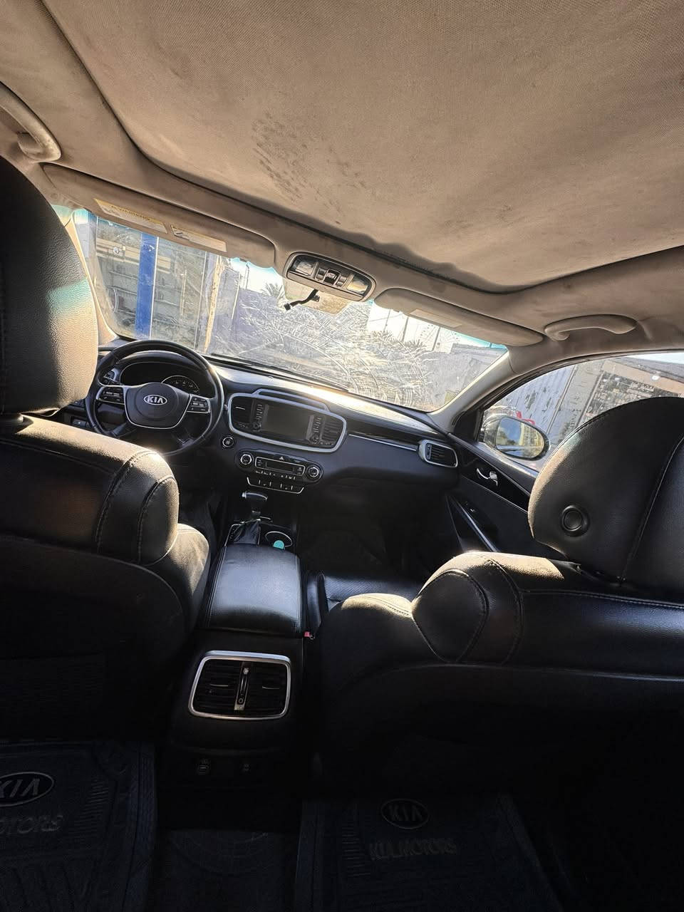 السلام عليكم***********
سورنتو ٢٠ فول واحد عل واحد 
جميع الموصفات حته جكات شفط تشغيل عن بعد 
بيه ٤ قطع صبغ 
رقم بغداد  عنواني بابل السعر ١٥٠ وبيه مجال
