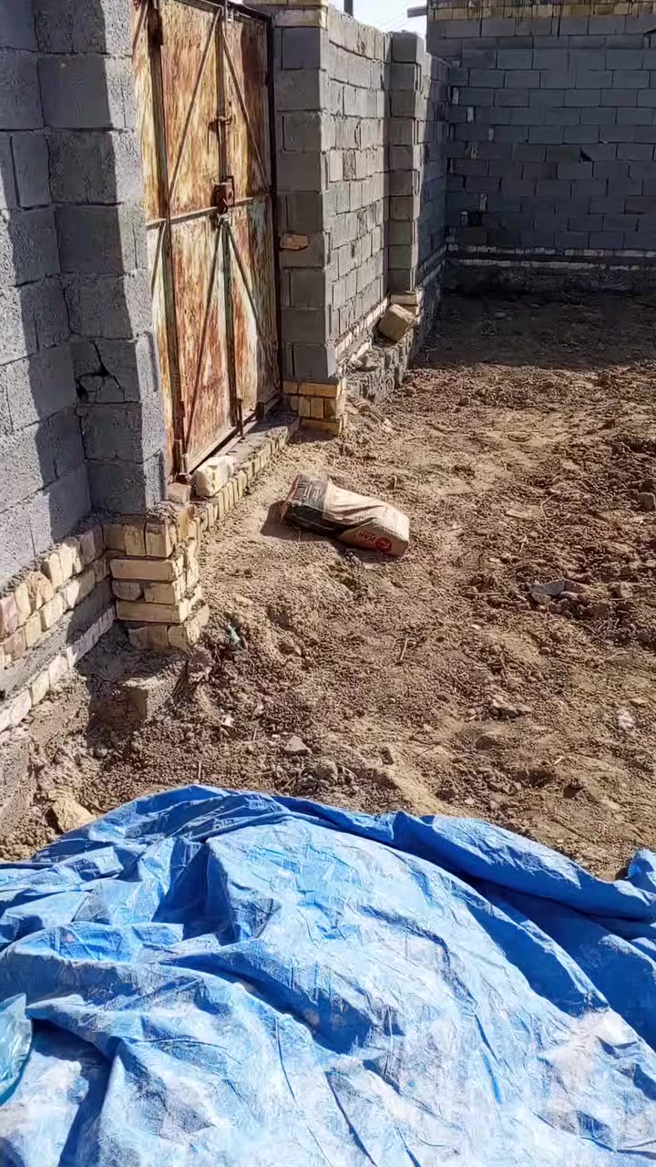 قطعة اليبع زراعي منطقة سميلات قريب على شارع تبليط مساحة 180م الاتصال ***********
