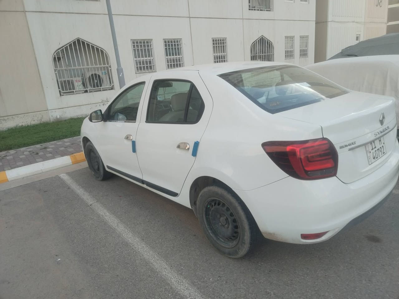 السلام عليكم
للبيع رينو سمبل موديل ٢٠١٩ ماشية ١٧٠ الف كيلو مكفولة من الصبغ و الضربة بيها طخات بسيطة بالجنطة و البنيد و الباب الايمن كير و محرك خير من الله رايدها ب ٧٥ و بيها مجال بسيط للاتصال على الرقم ***********
