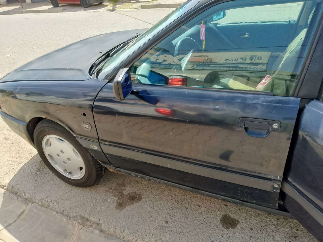 من رخصه الادمن اودي 91مشروع وطني انبار انكليزي محرك بي خيط بخار خفيف الكير خير من الله صدر نص عمر اطارات قبل شهرين طخم والسيارة نعمه حلوة خير من الله عارضه 27 وبيه مجال قليل للاستفسار ***********
