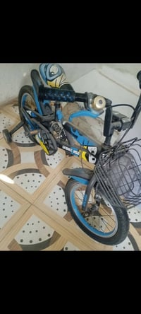 بايسكل جديد مستعمل قليل اشتريته قبل اسبوعين لبيع السعر ٥٠ الف وبي مجال...