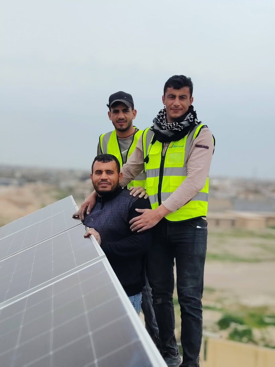 على التوالي... المنضومة الثانية في نفس اليوم 
(شقق بنجه علي) 
كادر متميز ومواد عالية الجودة
استدامة للطاقة الشمسية
 للتواصل
ه‍. ***********
