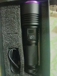 لايت UV • بالكارتونة • جديد