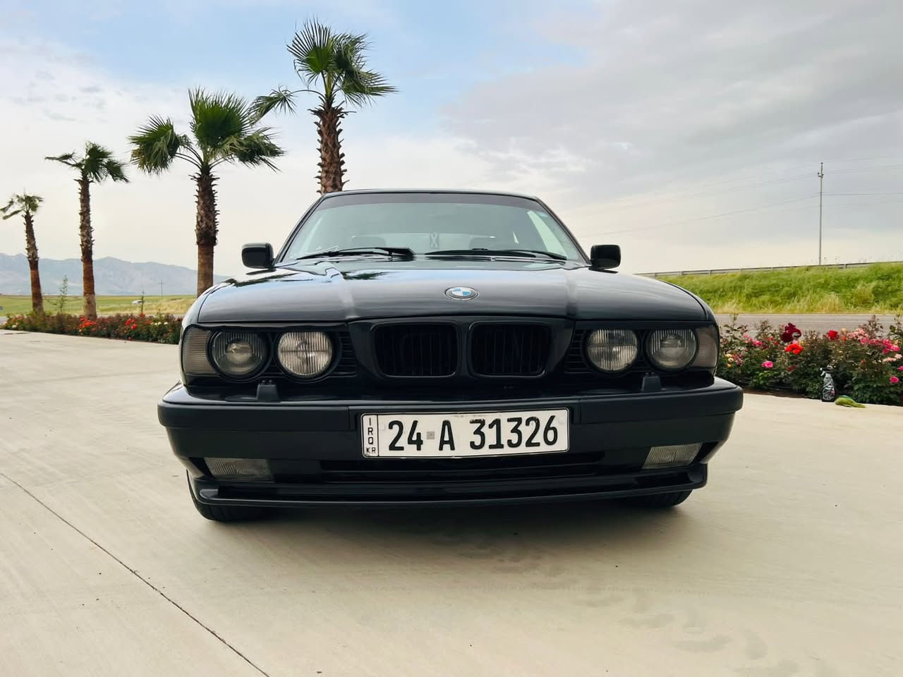 -سلام عليكم BMW....
موديل 1990محدث  95بدون ضربه مصبوغه عام للجمالية ✅
 مكينه 525 كبس اصل و فصل گير اوتوماتيك  تبريد ...
سياره بجم عريض سلايت 
. ستيرن ايرباك اربع جام كهرباء مرايات كهرباء شغال .
داخل كارتير دبل جكمجه كشنات جلد بلاد هيتر .داخل فورميكه  . بردة خلفيه شريكه .رقم وسنويه جديدة لل 2029 شرط تحويل .
سعر 65  ومجال مكان سيارة قضاء عقرة بين اربيل و دهوك رقم تلفون /***********.
