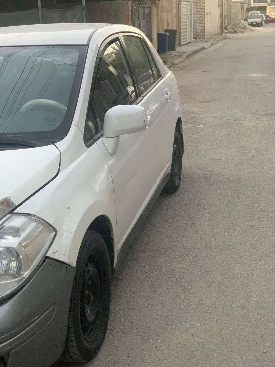 السلام عليكم سيارة نيسان  فيرسا موديل ٢٠١٠ رقم بغداد 
***********
