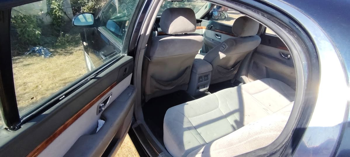 كيا اوبرس ٢٠٠٦ محرك وكير جديد مال حاويه بلاد ٣٥٠٠ كهربائيات كلها شغاله سياره مصبوغه عام بدون حادث تخم تاير جديد باتري جديد بور جديد منضومه فيت بم نوزل بلك مجول كله جديد صدر امامي خلفي جديد سياره متعوب عليها متصرف عليها اي شي رقمها بغداد ب ( ٦٥ ) وبيها مجال *********** مكاني بغداد
