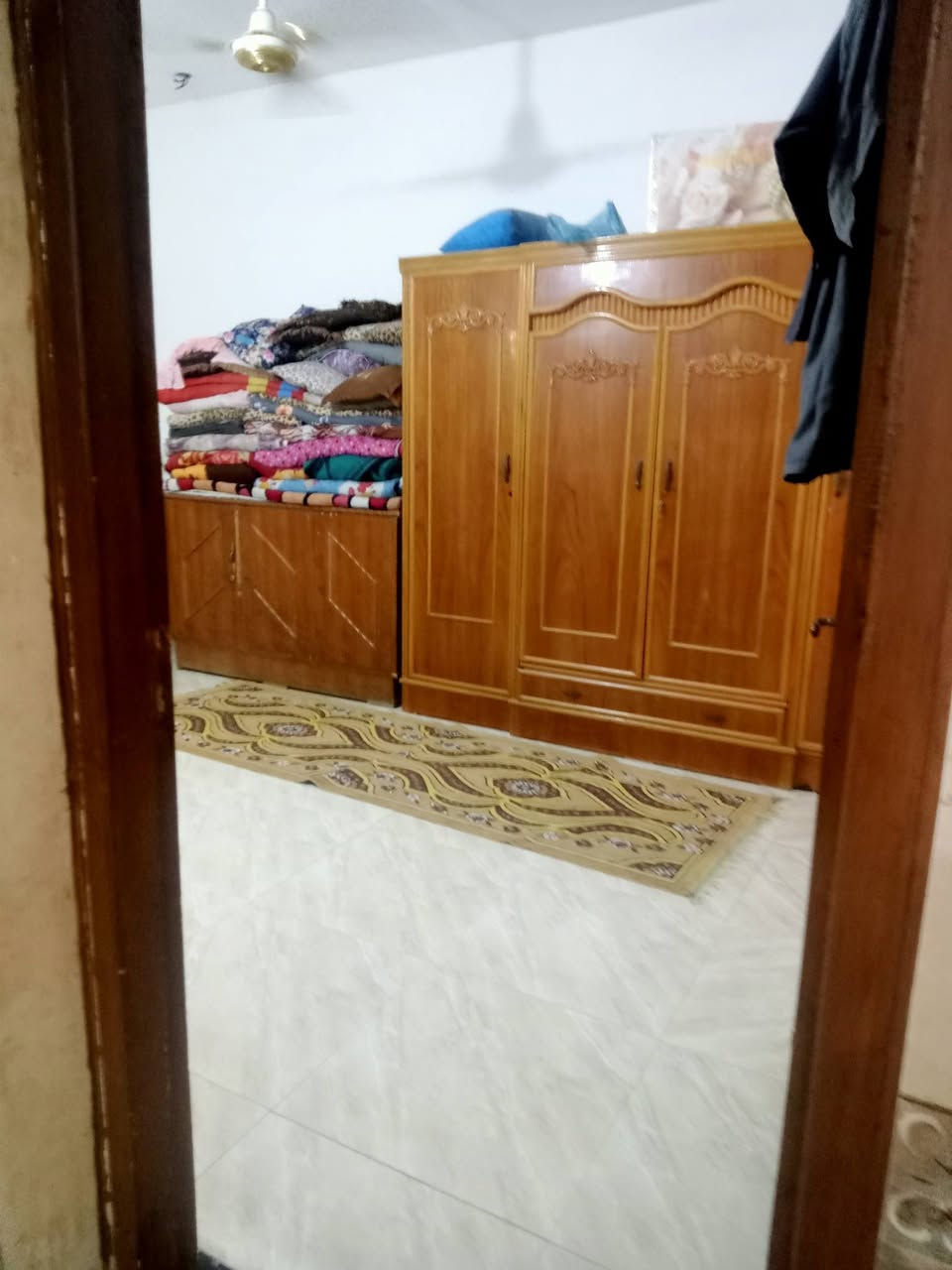 بيت للإيجار
مساحه 100متر مربع 
بيت مفول يحتوي على اربع غرف نوم وصحيات وصاله ومطبخ 
العنوان منطقه رئاسه العبيدي مقابل منطقه أبو علي الدراجي 
***********
