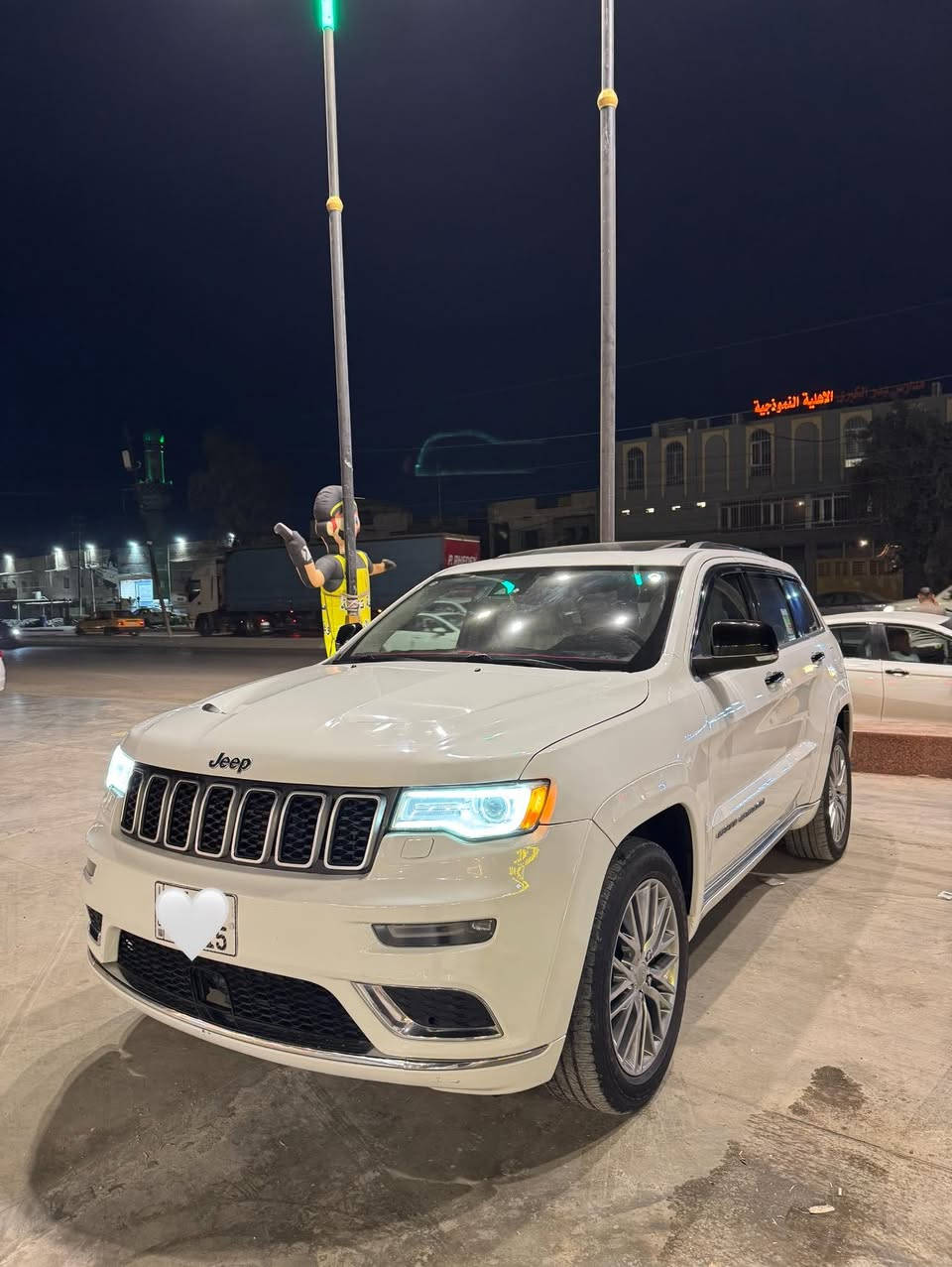 سلام عليكم 
جيب موديل ١٧
وارد امريكي حادث فقط بنيد بدون دواخل 
سونار داخل المنشور 
١٠٠الف ممشه 
سعة المحرك ٨سلندر ٥٧٠٠
مكينة وكير كفاله 
الفئة سومنت اعلى موصفات بل جيب 
بنرامة كشنات خزن تدفئة تبريد 
ستيرن كهرباء
مري قلاب 
فول رادار
تحديد مسار مثبة سرعة
وضعيات قيادة 
جكات نضام صعود المنحدرات
داخل جلد ابيض
 صندوك شفط 
وبعد معروفة موصفات السومنت 
العنوان بغداد البلديات 
***********
