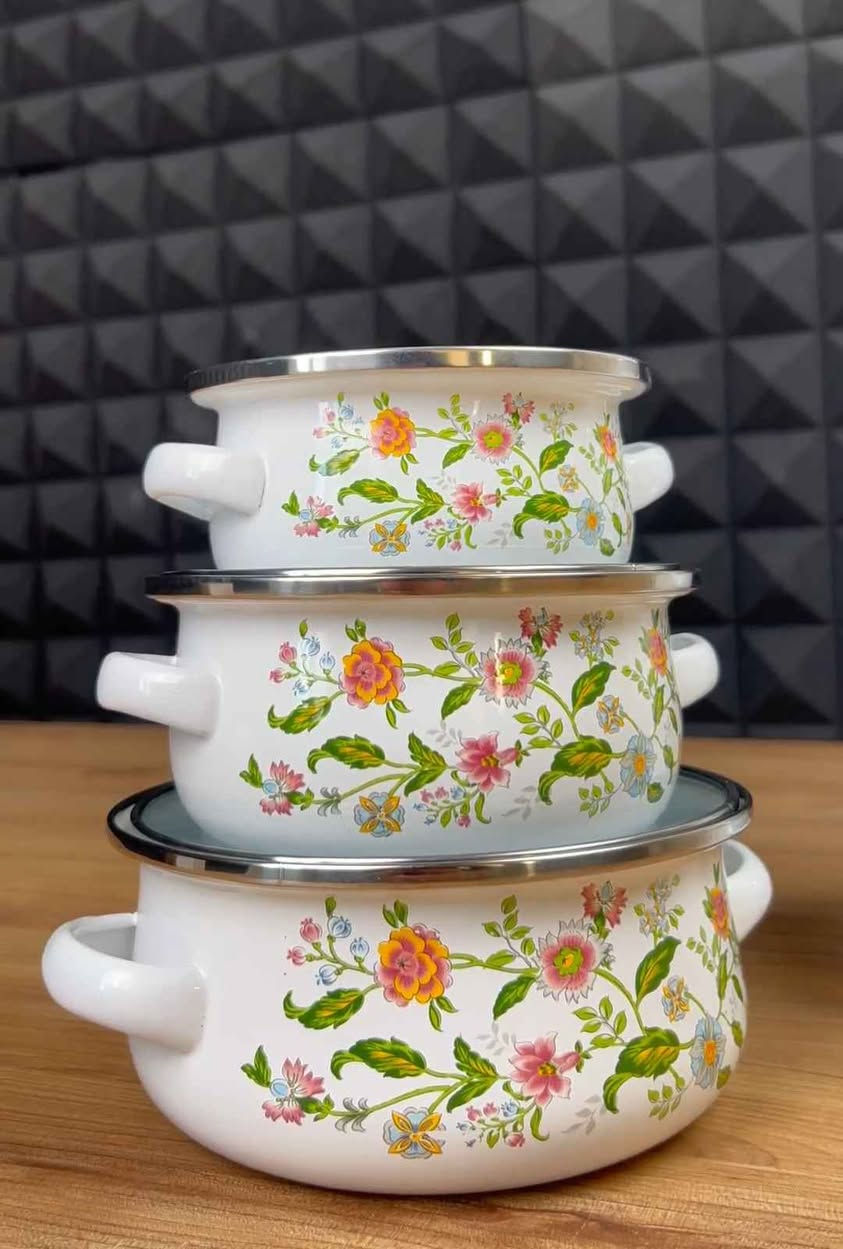 إذا تريد سيت قدور عملي وحجمه مناسب للمطبخ الصغير 👌

هذا السيت الثلاثي بالمينا ونقش الورد يعطيك جودة وشكل أنيق بنفس الوقت 🌸

أغطية زجاج حراري حتى تتابع الطبخ بدون ما تفتح الغطاء 🔥

خفيف وسهل تنظيف ومثالي للاستخدام اليومي 🍲

مناسب للغاز ويعطي توزيع حرارة ممتاز 👌

حجمه صغير لكن استخدامه كبير 👍

فرصة رائعة بسعر مناسب ✨ بغداد, العراق


**إذا كنت صاحب هذا الإعلان وتريد حذفه لأي سبب، رجاءا أرسل رسالة إلى الدعم الفني**