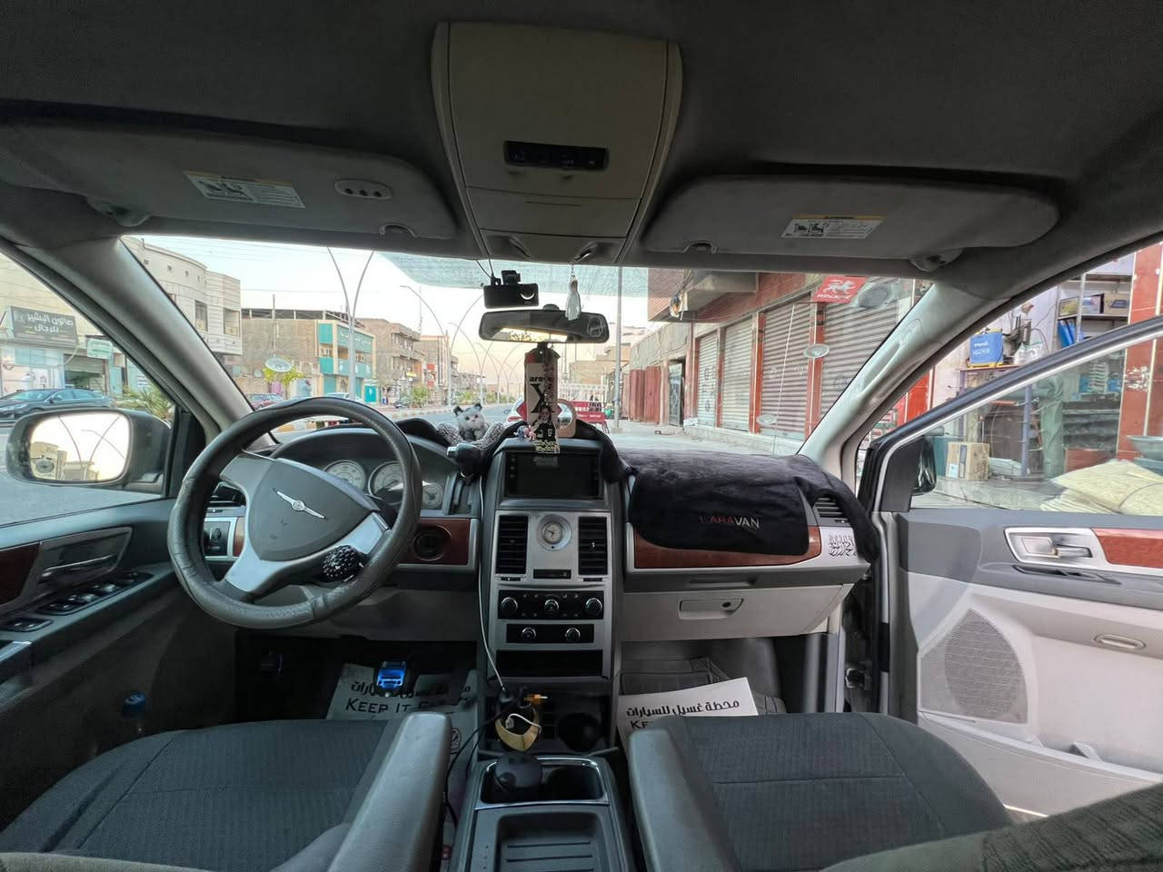 🚘 للبيع Chrysler town & country2009 🚘
  ✨رقم بغداد انكليزي دولي 
✨ لون رصاصي

✨ السعر. 95$

المواصفات:
✅ أبواب جانبية كهرباء
✅ باب الصندوق كهرباء
✅ كشن السائق كهرباء
✅ كشنات منفصلة (سياحي)
✅ تبريد ثلاث قطع 
✅ الجام الأمامي والخلفي كهرباء
✅ حصان سقف
✅ حصان بين الكشنات
✅ صدر امامي جديد من شركة WORLD GOLD power
✅ صدر خلفي جدديد من شركة WORLD GOLD power
✅ محرك 3.8

📌 ملاحظة بكل:
السيارة بيها تنقيص شي قليل بس ما فد يوم وكفتني ابدا اطلع بيها مسافة 500 كيلومتر 
بالاضافه تبريده من توكف السياره يبوخ بالمشي ثلج كالولي ضعف بالكمبريسر 

💰 السعر: 95$

📍 موقع السيارة: الانبار _ الرمادي 

📞 للاستفسار والتواصل:
***********
 والله ولي التوفيق.
