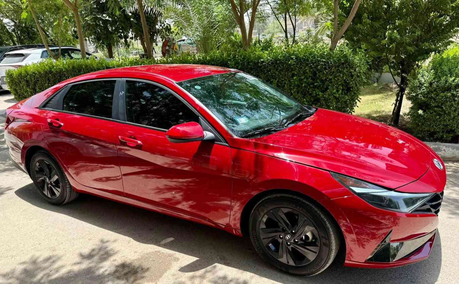 هونداي النترا 2023 هايبرد بلو 
مرقم بغداد ترقيم جديد بأسمي 
حادث موضح بالصور مبدل قطعتين 
 (لغد شاصي ايرباك مكفول)
ماشيه 37 الف ميل
مواصفات السياره:
دخول ذكي 
اناره ترحيبيه في قبضات الابواب 
صندوق ذكي 
رادارات 360
رادار امامي +خلفي
نظام محافظه على المسار 
قيادة ذاتية
بك لايت لد 
 تدفئه المقاعد 
تبريد شاشه مناخين منفصلين
شاشه عدادات دجتل 
اوتو هولد 
هاند بريك بصمه 
وضعيات قياده(نورمل سبورت سمارت)
مكان السياره بغداد حي القاهره 
السعر148 وبيه مجال
للاتصال  ***********
