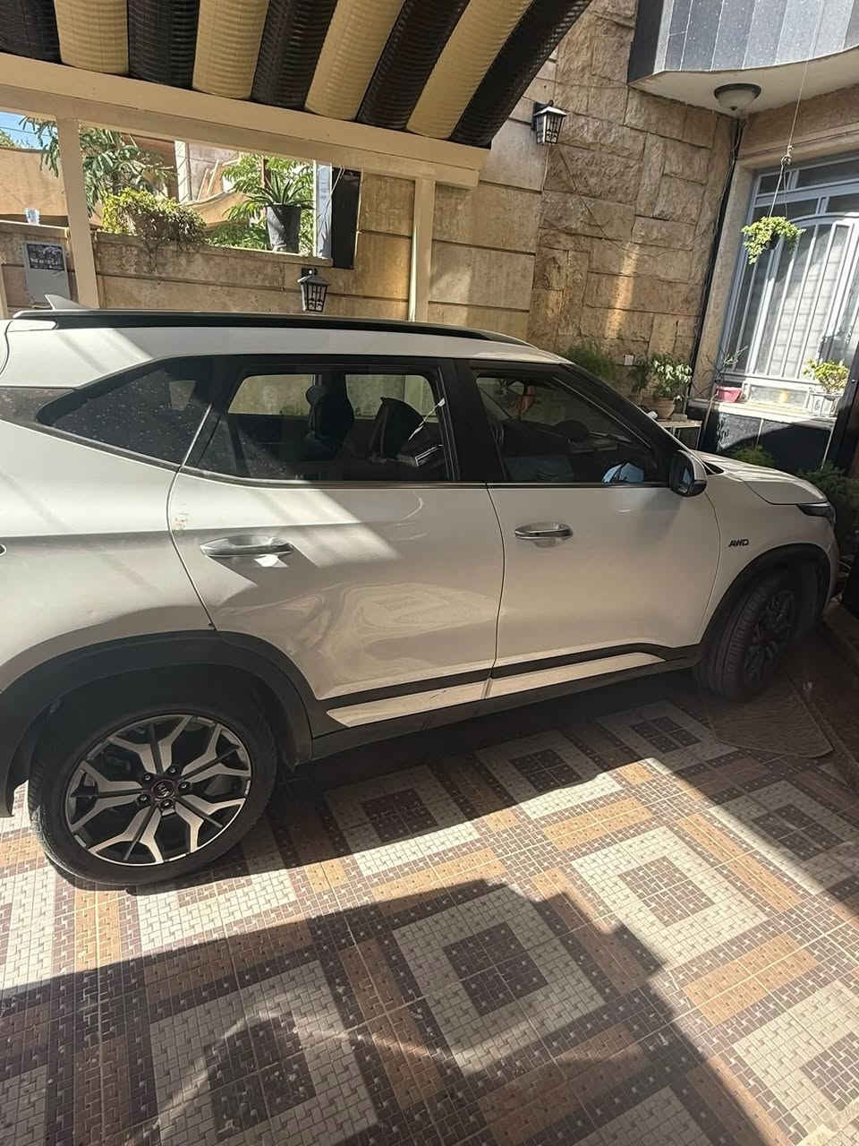 السلام عليكم للمراوس كيا سيليتوس موديل ٢٠٢١ فول مواصفات تيربو حادثها جاملغ امامي مواصل الشاصي يعني خفيفة ضربة السعر ١٥٠ 
العنوان بغداد حي العدل
***********
