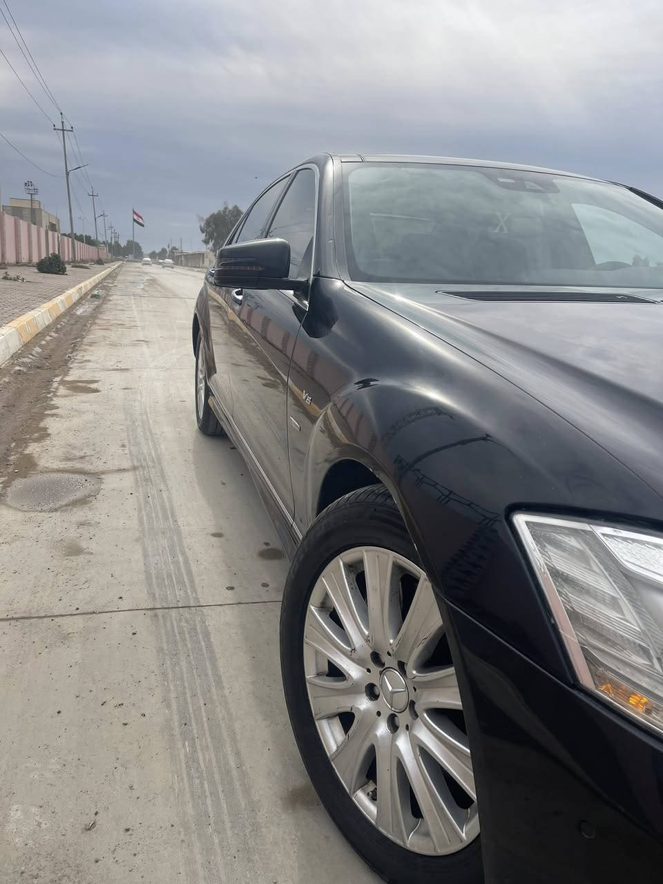 السلام عليكم 
مرسيدس w221 s550 بنروما فول مواصفات وكلين بدون اي ضرر ولا اي نقص السياره ع وضع الشركه سبير منازل السياره AMG تو ويل المرغوب موديل 2012 اصل السياره ممتعوبه وجديده بمعنى الكلمه بيهة هواي مواصفات كراسي خزن ستيرن هيتر كشنات تدفئه تبريد تحديد مسار وادارات امامي خلفي حساس مكينه وكير كفاله شلعتهة اشك الكاع هذا الموديل الجناي يعرف شنو هذي السياره ومواصفاتهة  للبيع او مراوس باحدث اعتذر عن السعر 28000الف دولار بي مجال للشراي

الشراي يجي خاص او يتصل ع الخط او واتساب بي واتساب *********** ويدلل دلال 🌹❤️
تحياتي للجميع
