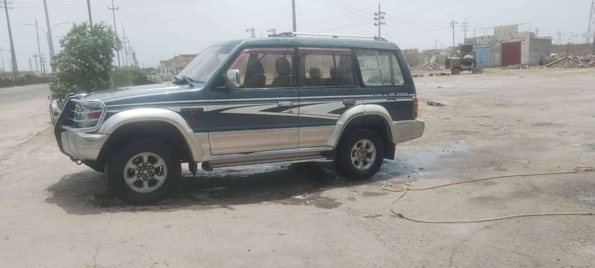 السلام عليكم باجيرو موديل 94مكينه بطه0 300سياره
 جاهزه حداده جديده مكفوله من ضربه ولصبق سياره جاهزه رقم بصره مكاني ميسان لبتيره شرط تحويل سعر 40وبيها مجال قليل ***********

