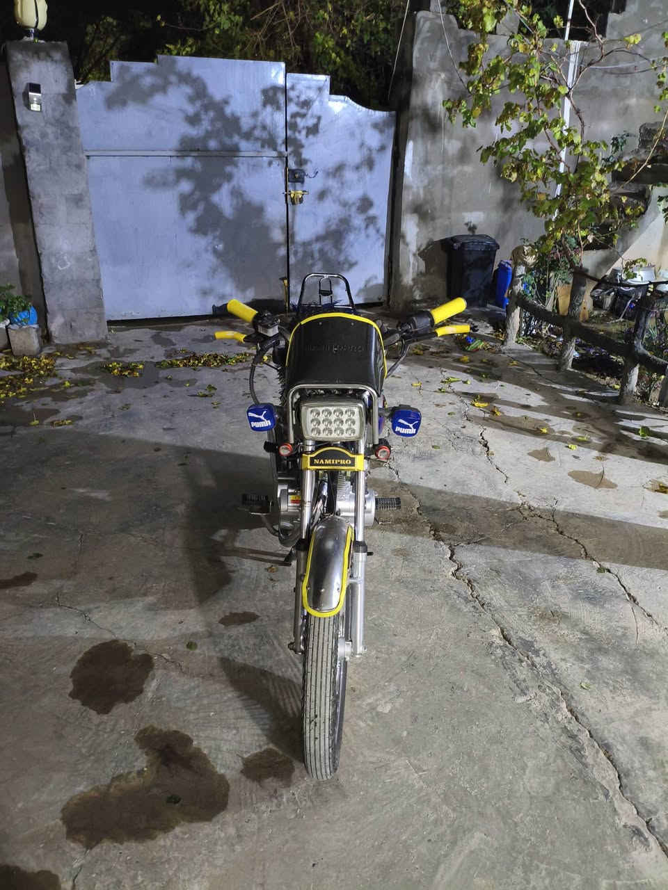 سلام عليكم دراجه نامي برو موديل 2025مكينه 200محسن اي عيب ما بي السعر 650 ***********
