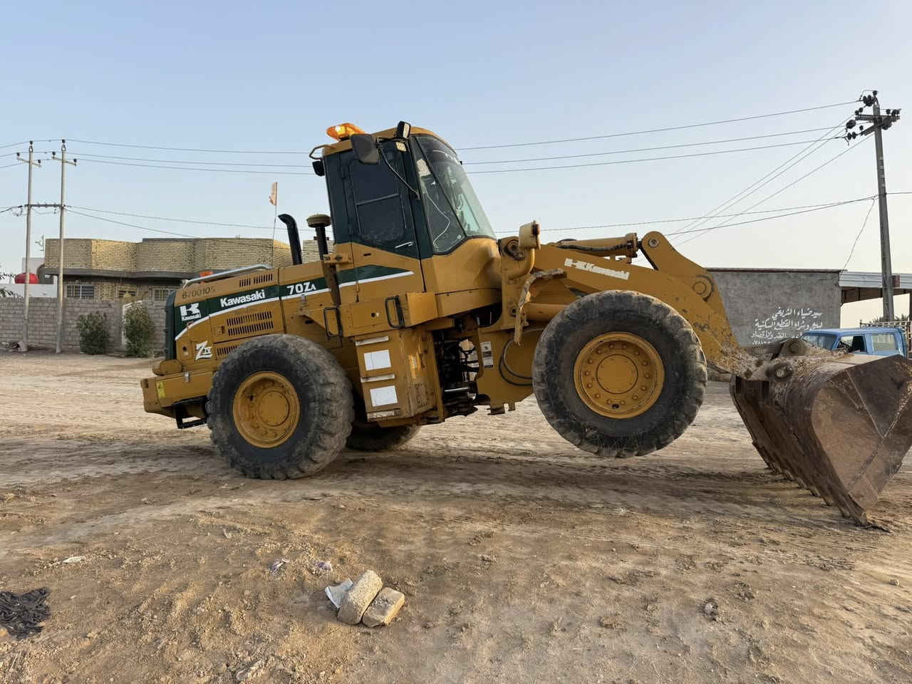 السلام عليكم بيع شفل كاوسكي موديل 2002  رقم ميسان تحويل مباشر سنوي ل 28 مكينه وكير وحداديه كفاله عامه مكينه جاهزه للعمل ليبر هدروليك سعر 340 وبيهه مجال الستفسار *********** ***********   وتساب
