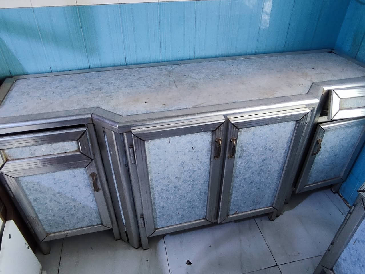 غراض للبيع
كاونتر المنيوم الاصلي مترين اب مترين تعليگ

والجهة الثانية هم مترين اب مترين تعليگ 250 الف

غربي كامل تواليت نظيف 40 الف

بيبان نظيفات بدون چرچوبه عدد 2 والواحد على 20 الف نهايته

العنوان ابو رمانة 

واتساب ***********
