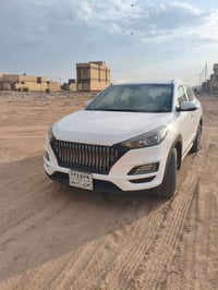 توكسان 20 مكفوله ماشيه 85 الف للاتصال والاستفسار على الرقم 07830477722