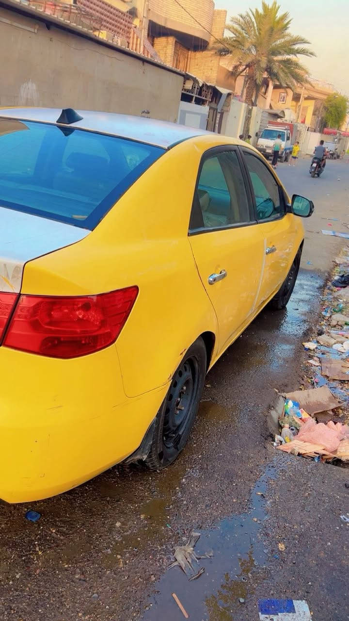 السلام عليكم
سياره فورتي  2011 
كندي ضربتها بنيد  والباب الوره فقط 
مكينه جديده هيه وتفرهاتها 
منضومه تبريد كامله جديده 
منضومه ماء كامله
شواصي + لغود كفاله
السياره جاهزه منً كل النواحي 
بغداد مدينه الصدر 
السعر ٨١
***********
