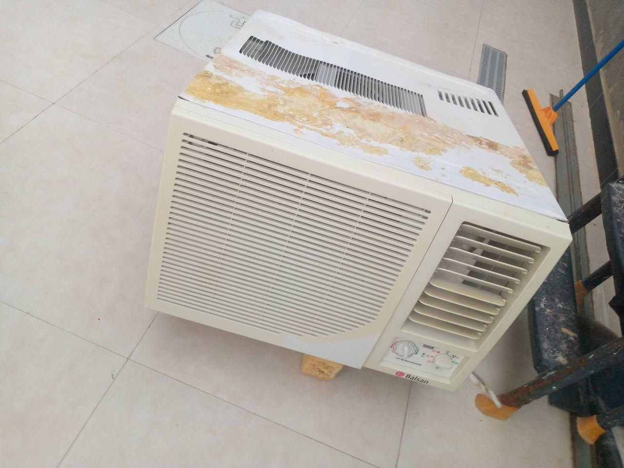 مكيف للبيع نظيف كلش 
ماداخل تصليح مكاني ناصريه حي الشموخ ***********
