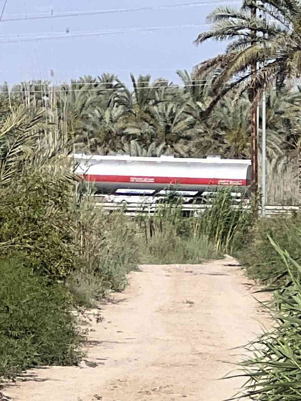 السلام عليكم
دونم للبيع طابو باسمي واجهه 27 متر قرب جسر الصويره ( باللوفه مال جسر ) يبعد عن الشارع العام 100 متر تقريبا متوفره بي خدمات 
للاستفسار ***********
