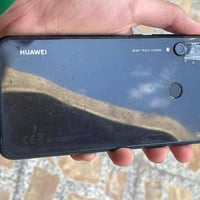 هواوي y7p ذاكره 64 اخو نضيف مبدل فقط شاشه بس لاصليه وكاله مالته واخذه ...