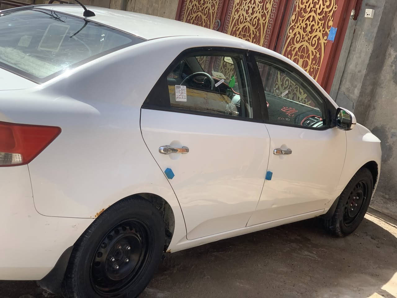 السلام عليكم 

سيراتو 2012  
مكينتها   : 1600
رقم : بصره إنكليزي بأسمي 💁
 الضرر : فقط صبغ بدون ضربه
مكان السيارة : البصره خور الزبير 
السعر :  98      وبيها مجال للطيبين 👍
رقم وواتساب وشريحة يشتغل : ***********
