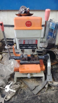 مكينة • للبيع