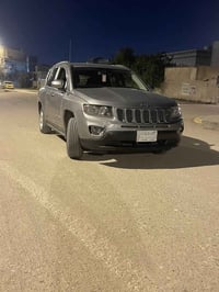 جيب كومباس • ٢٠١٧ • ضربت صندوق