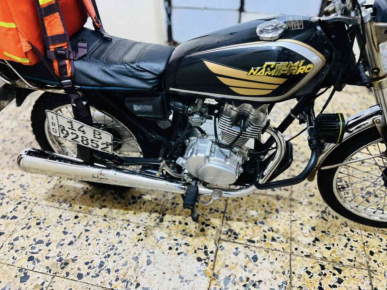 سلام عليكم دراجه نامه رقم و سنويه السنويه تنتهي بل 30
الشاصي 2021و الغراض كله جدد المكينه تخبل ما مفتوحه تجي و تفحص السعر مليون و خمسميه (1500) مو شراي لا تعبني (***********)بصره حيانيه
