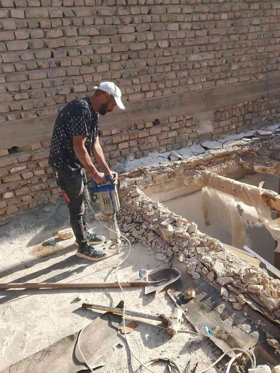 كادر تفليش سقوف جدان أرضيات قلع كاشي شتايكر تفليش كاصوصه صب  رباطات درج بيتونه ستار تكشير سيراميك حمام مطبخ قفاز ارضيه حادله ارضيه  رقمي وبي ***********
من رخصة الادمن السلام عليكم يوجد كادر عمال لتنظيف البيوت ويوجد كادر لتفليش البيوت ويوجد كادر لصب يدوي وصبت نظافه وصىب رباط وتصليط صطح ويوجد كادر لقلع السيراميك والكاشي والشتايكر ويوجد كادر لحدل القطع وتخيل سبيس ويوجد كادر لتصعيد المواد كافه 
***********
كادر تفليش سقوف جدان أرضيات قلع كاشي شتايكر تفليش كاصوصه صب  رباطات درج بيتونه ستار تكشير سيراميك حمام مطبخ قفاز ارضيه حادله ارضيه  رقمي وبي ***********
