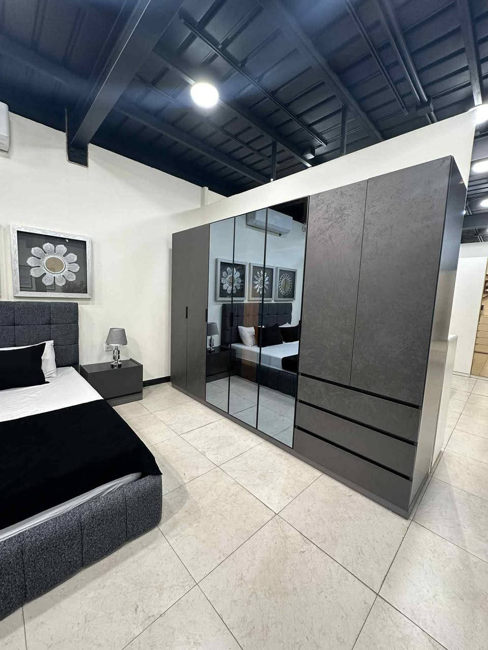 غرفة تركية جديدة 
عدد القطع 6   
استعمال اسبوع واحد فقط وبعدها سافرنه


**إذا كنت صاحب هذا الإعلان وتريد حذفه لأي سبب، رجاءا أرسل رسالة إلى الدعم الفني**