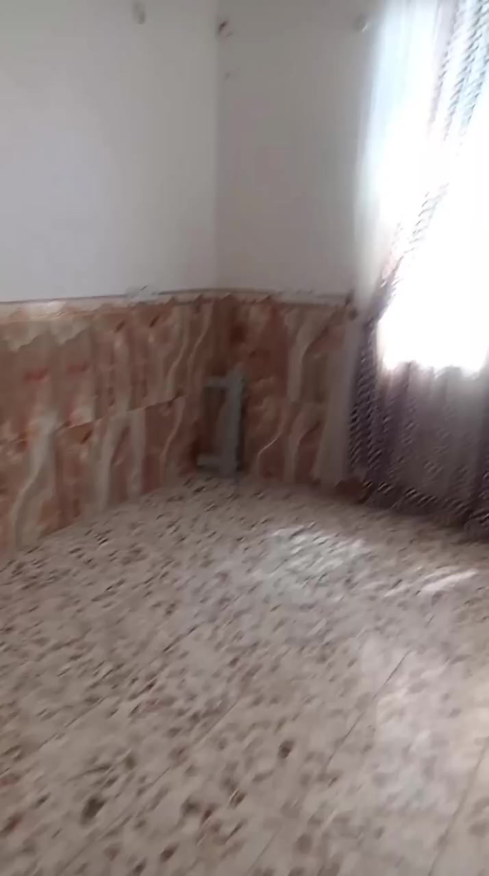 بيت بحي الحكم للايجار يحتوي غرفة وصالة َمطبخ واستقبال وغرفة بالطابق الثاني قرب مثلجات فستقة السعر 350 للتواصل الاتصال ***********
