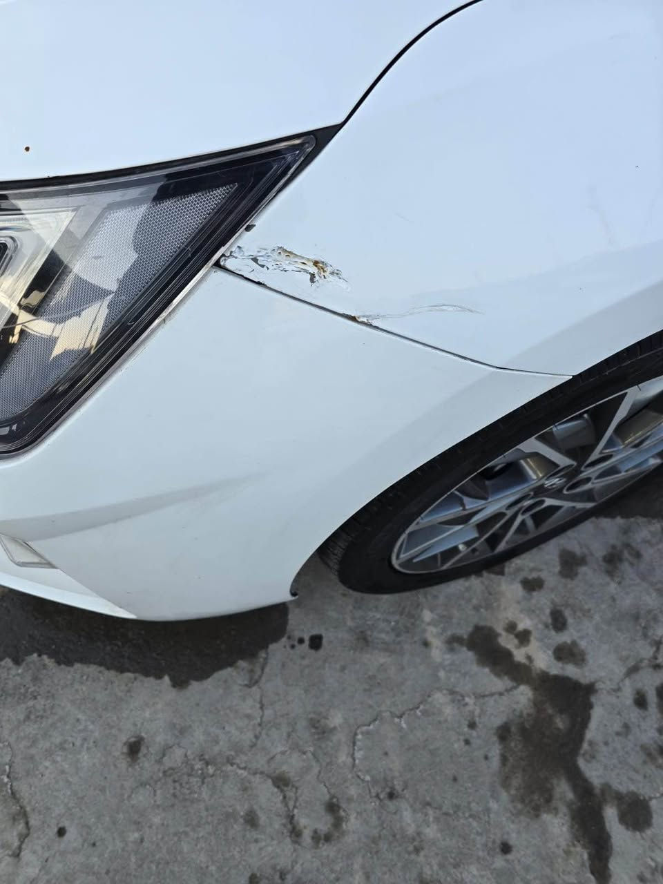 سيارة النترا موديل 2020 فول مواصفات .منضومه تبريد ما توكفك عمر 
كفالة كير+محرك
كفالة عامة عدا التكمة بارد بالجهاز ال3D مكان الضربة قليل
وبيها صدمه صغير ب الجاملغ كما موضح بالصورة السيارة فول نضافة وكشرها كلش نضيف 
والسيارة بعد ٩ اشهر تصير حرة كبل تحويل من راعي السيارة
السعر 160 و بيها مجال 
العنوان البصرة قضاء شط العرب الجزيرة 
رقم الهاتف *********** الزبير, البصرة
