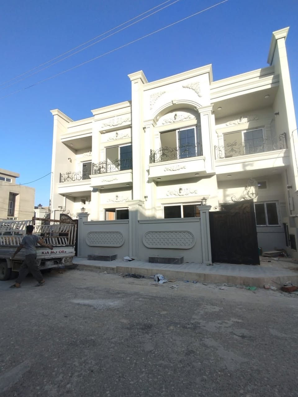 #الدار للبيع طابو صرف بيت صفر 
#الموقع كركوك طريق بغداد خلف جبهة تركمان 
#مساحه 100متر مربع ركن 3غرفه نوم 
#السعرعلق رقم واحد معرفة سعر نهائي
#للاستفسار ***********
او مراجعته مكتب روما
