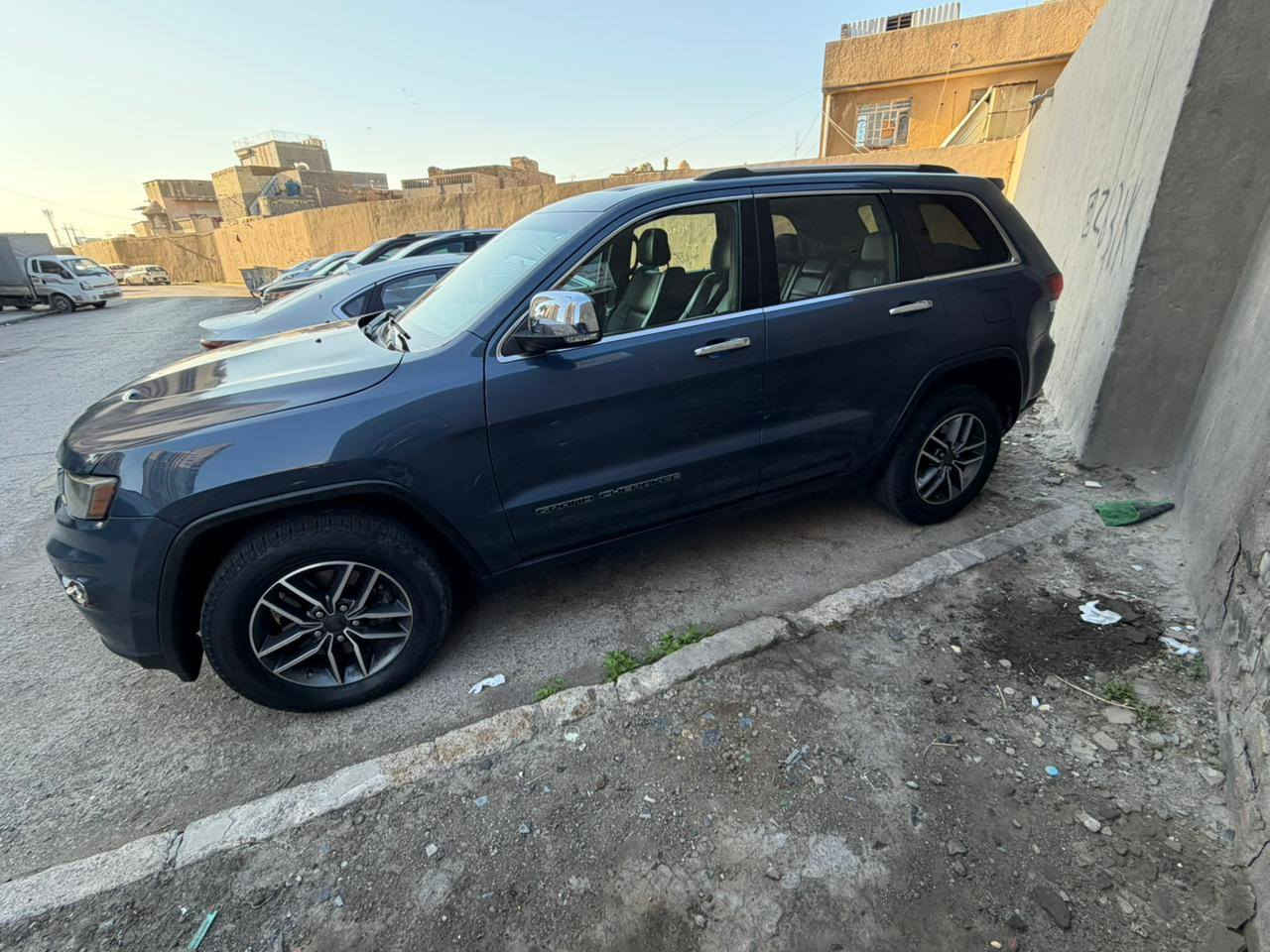 موديل 2021
93000 كم 
سلايد
جلد 
مقاعد الامامية كهرباء
شاشة
كاميرا خلفية
رادار جانبي
بصمة
6 سلندر 3600
***********
