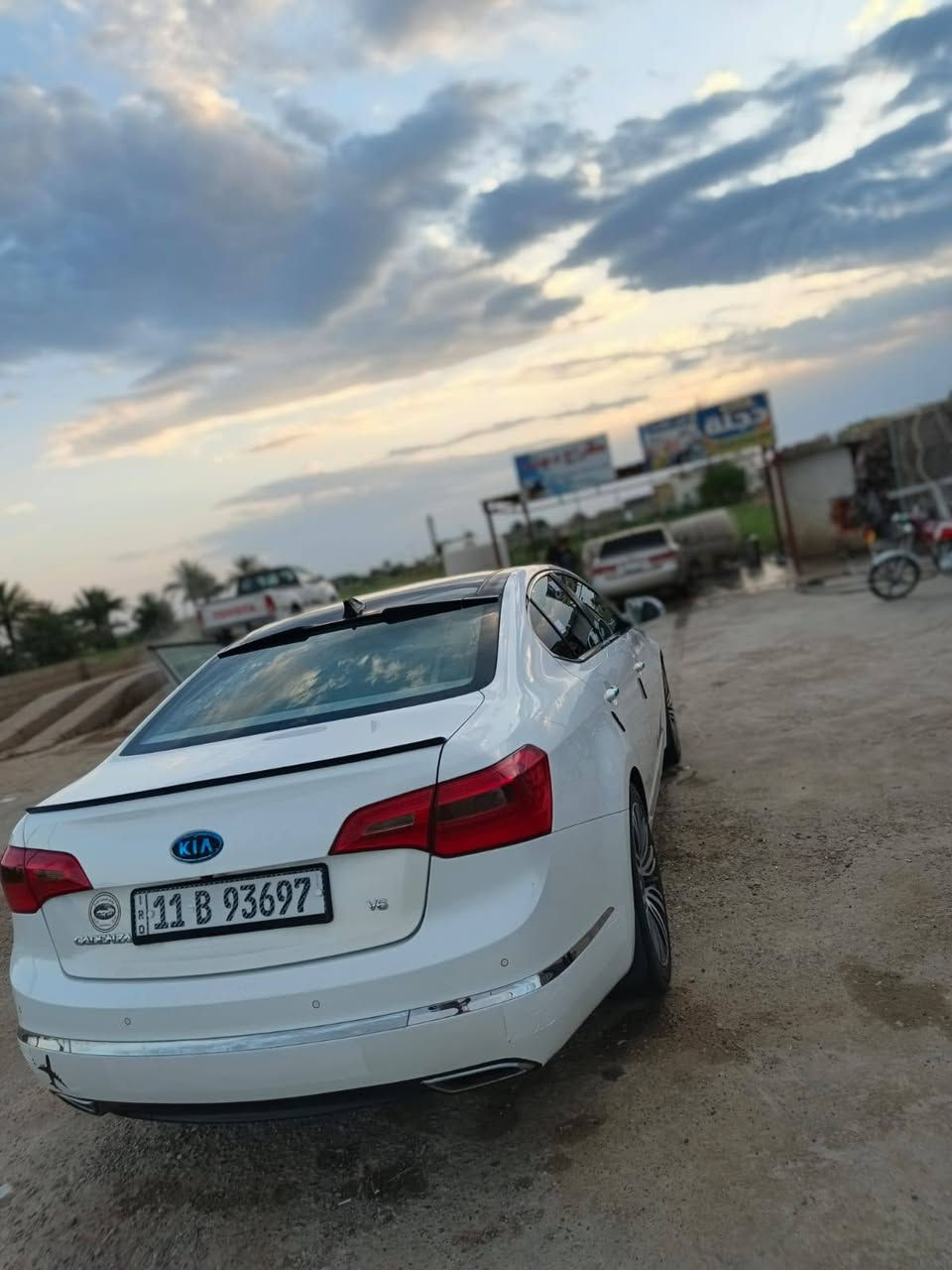بسبب الوعود الكاذبه
البيع فقط مستعجل عل بيع 
كادنزا 2013/vip  
السلام عليكم ..

كيا كادينزا موديل 2013

خليجيVIP فول مواصفات

 السيارة رقم بغداد شرط التحويل   

شرط ثاني يوم 

السيارة نظيفه 
تبريد 3قطع تحكمات بل تجوه 
ثلج

المواصفات

 بانورما 

محرك 3500 دوش 6 سلندر 

  بصمة الابواب الامامية والجنطة

نظام ترحيب

انارة بالمرايات والابواب الامامية

كاميرا وحساسات خلفية 

حساس ماسحات

بردة خلفية متحركة 

كشنات كهربائية جلد تدفئة 

لوحة تحكم نضام صوت والتبريد لراكب الخلفي

تحكم كامل بالستيرن

الصوت انفنتي 12 سماعة 

مري شفط مع الاشاير + مرايات قلاب ويه R

وباقي مواصفات الكادينزا الجناي يعرفها 

السعر129وبيها مجال 

مكاني صلاح الدين  تكريت 
 
***********

واتساب
