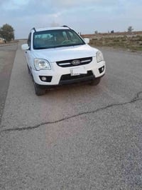 للبيع سبورتج 10 السعر  ١٢٦ ورقة  مكفولة من الضربة و الصبغ  السيارة بأس...